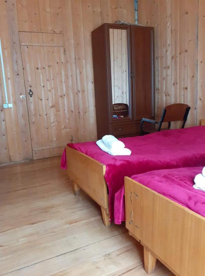 Marina'S Guest House Lentekhi Luaran gambar